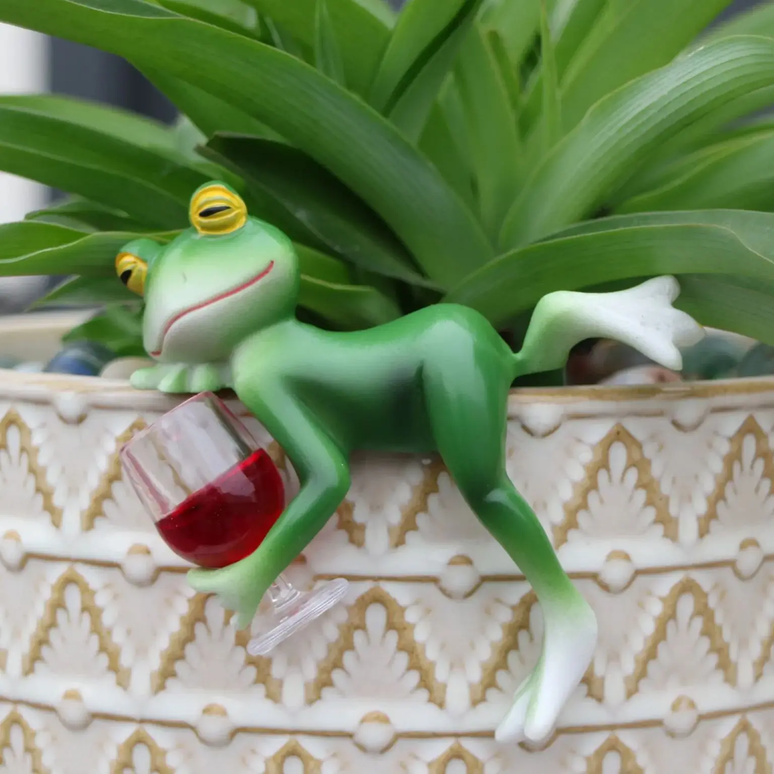 Contemporary Resin Frog Plante - مراجعة Plant Parents وسعره